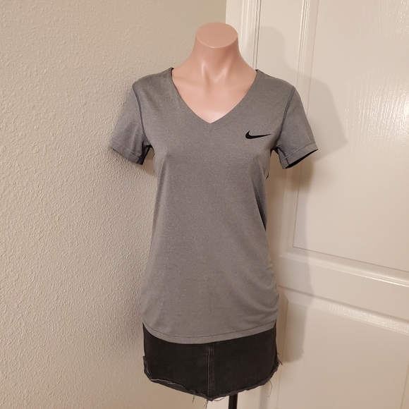 Nike Tops - Womens Nike Tshirt Sz M